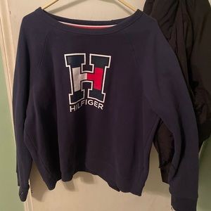 xl blue tommy crewneck